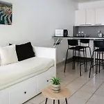 A 400m De La Mer, 36m2, Lumineux, Calme En Centre-ville Apartmán