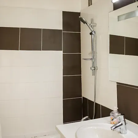 Grand Lumineux Equipe Avec Baignoire * La Grande-Motte