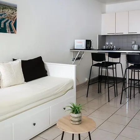 A 400m De La Mer, 36m2, Lumineux, Calme En Centre-ville Διαμέρισμα